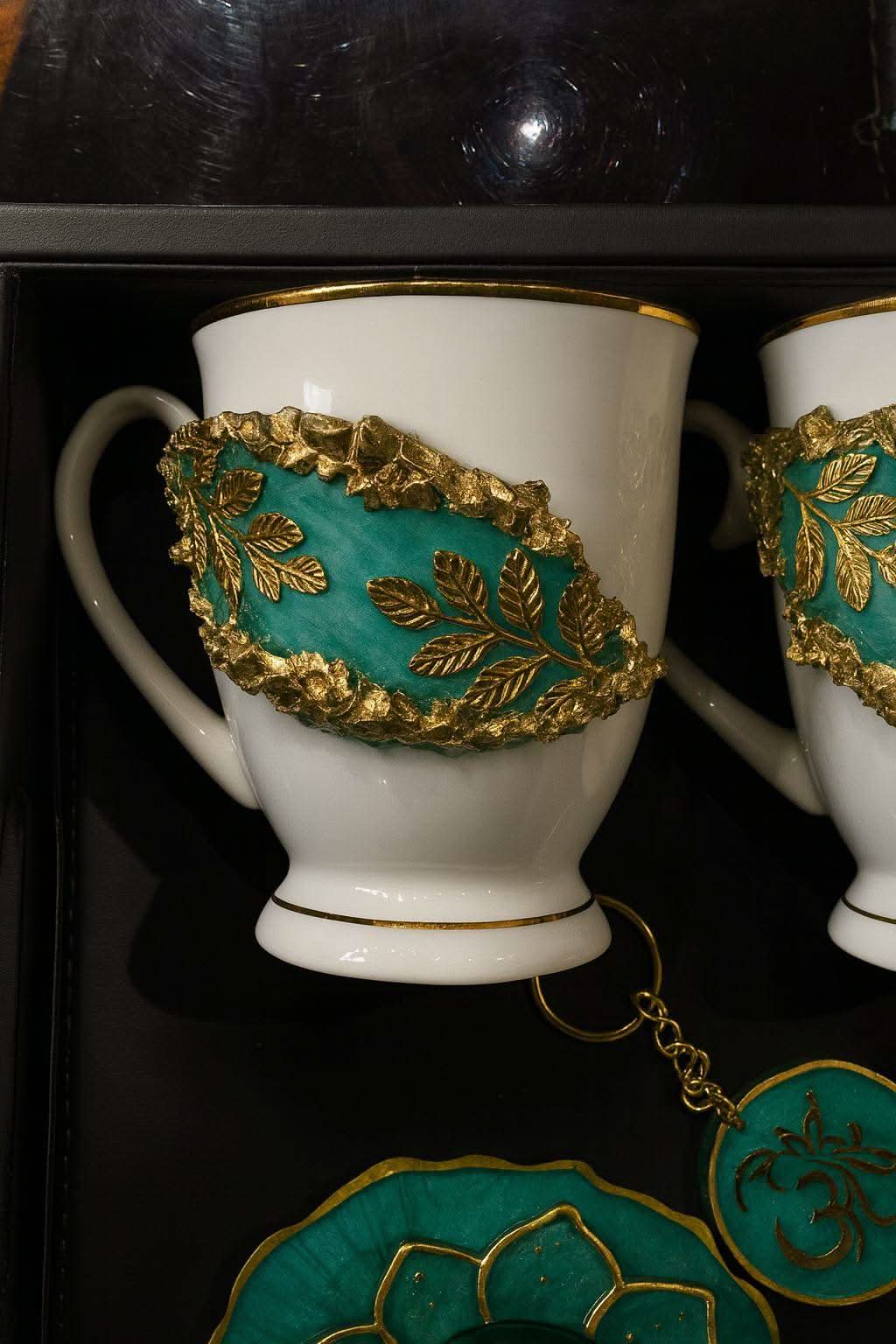 Luxury Crockery Gift Hamper | Custom Designer Mugs with Coasters & Accessories - Fankaarlok