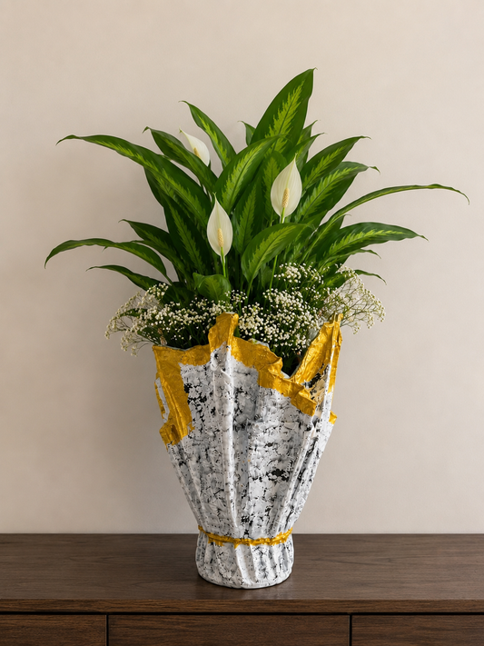 Ivory Blaze – Sculpted Resin Planter with Gold Accents | Fankaarlok