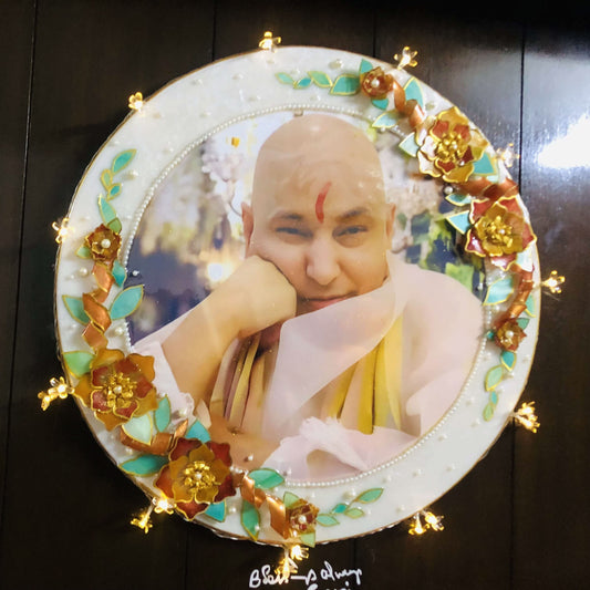 Best Guruji Swaroop for Home Temple – Divine Wall Frame