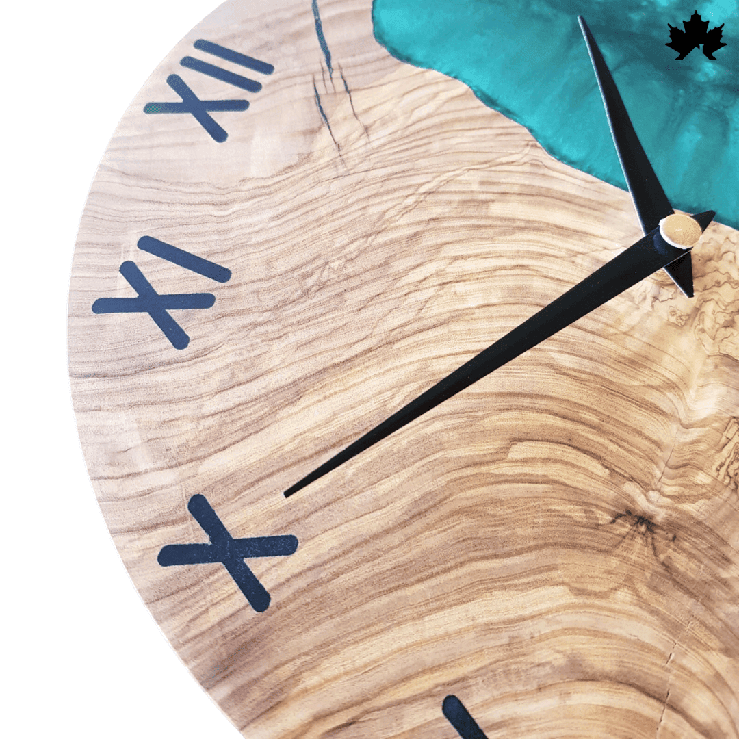 Turquoise Drift - Resin & Wood Wall Clock | Fankaarlok