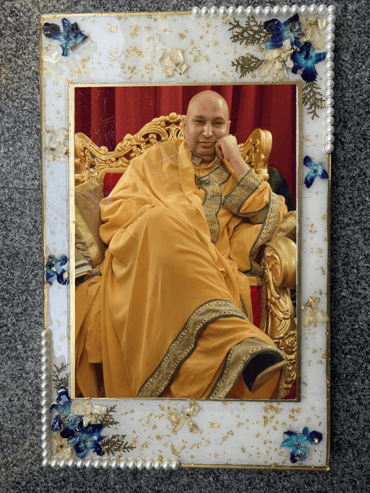 Custom Guruji Swaroop resin photo frame with floral and pearl detailing
