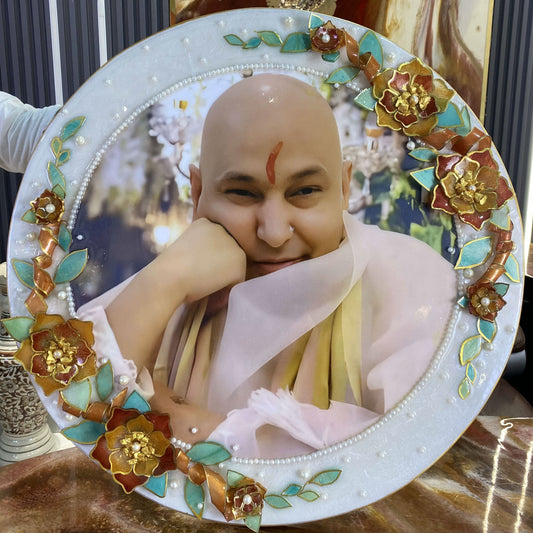 Large format Guruji Swaroop resin frame for home temple