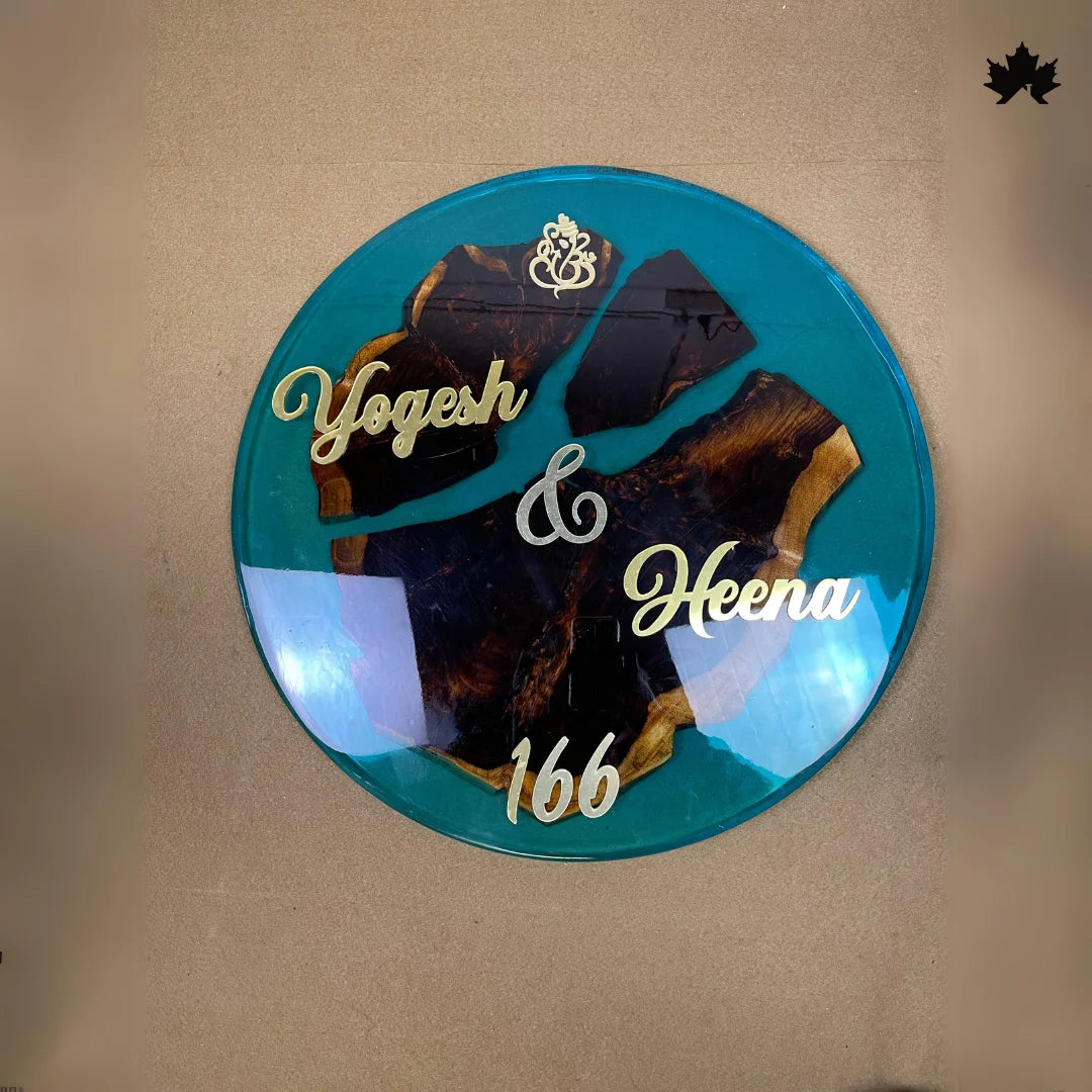 Luxury Round Door Nameplate | Personalized Couple Door Sign