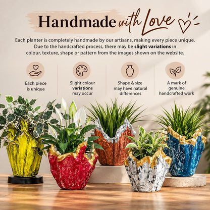 Handmade with love – each Fankaarlok planter is handcrafted by artisans, so slight variations in colour, texture and shape may occur