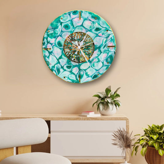 Abstract Resin Art Clock – Gold Centerpiece Design | Modern Wall Clock by Fankaarlok