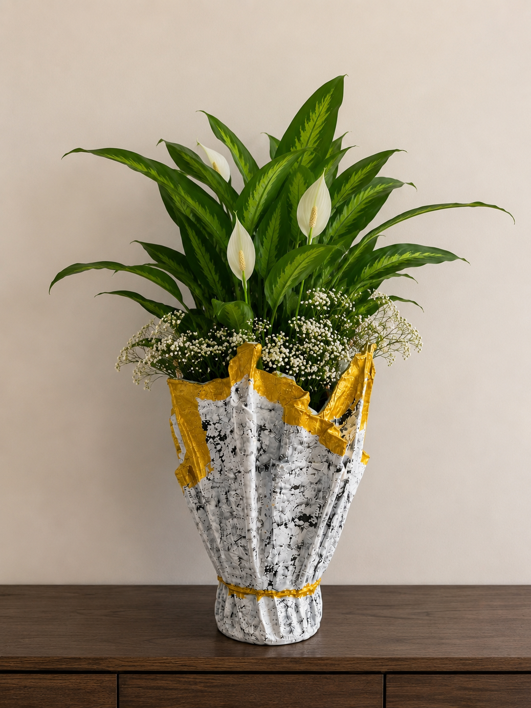 Ivory Blaze sculpted resin planter — close-up of gold accent detailing
