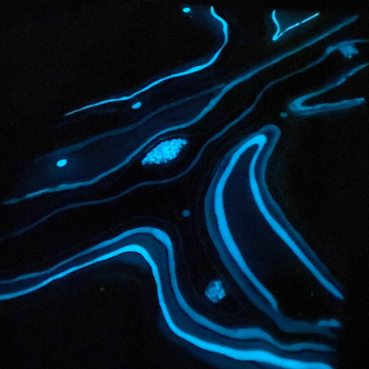 Luminous Geode – Glow in the Dark Center Table with Resin Art | Fankaarlok