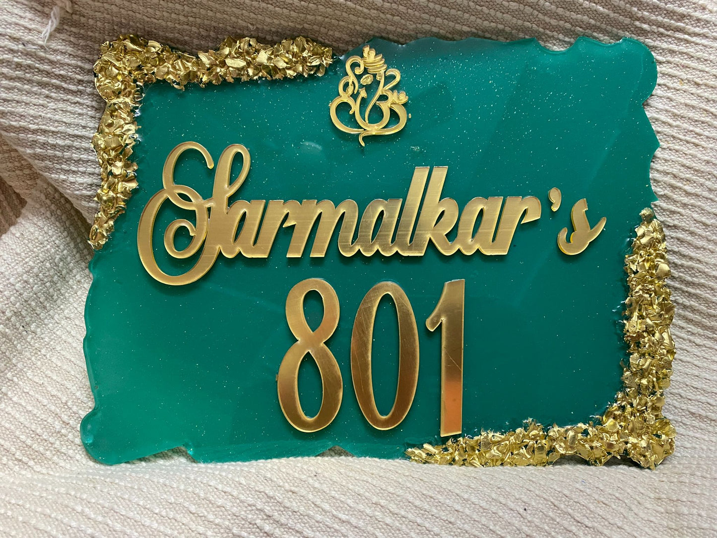 Aurora Luxe – Artistic Nameplate for Villa | Custom Family Nameplate