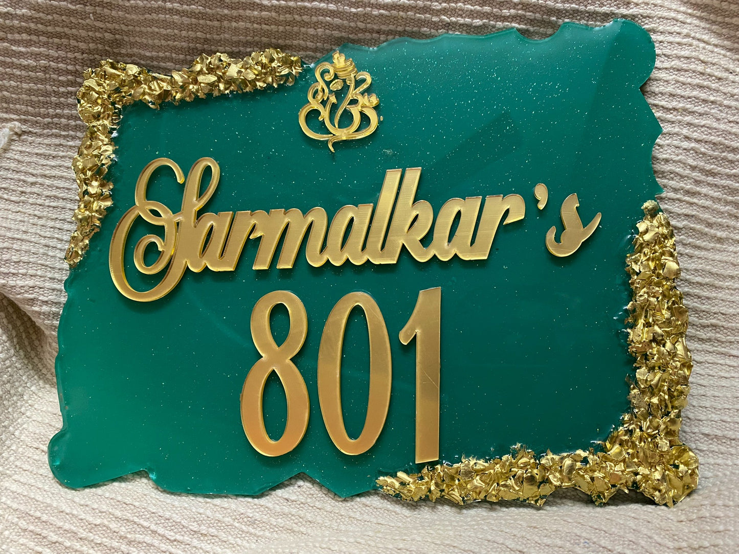 Aurora Luxe – Artistic Nameplate for Villa | Custom Family Nameplate