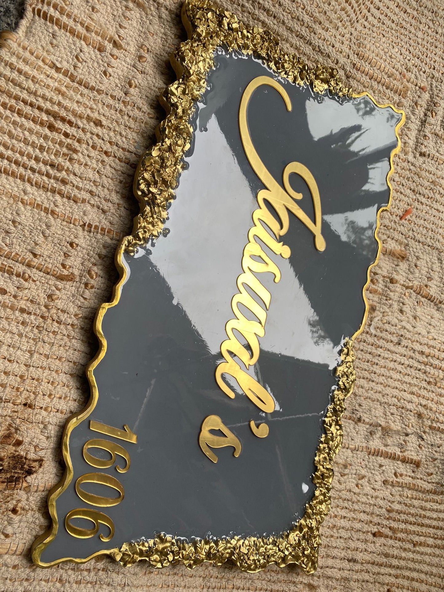 Aurora Luxe – Artistic Nameplate for Villa | Custom Family Nameplate