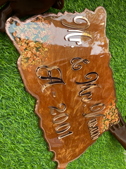 Auric Edge – Gold Accent Nameplate for Home | Elegant Couple Nameplate