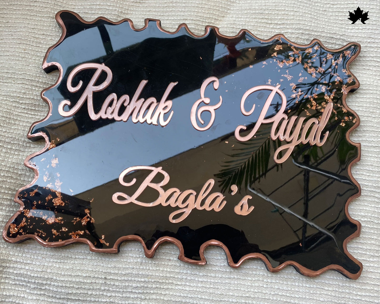 Auric Edge – Gold Accent Nameplate for Home | Elegant Couple Nameplate