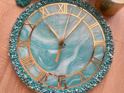 Aqua Gemstone Resin Art Clock – Roman Design | Luxury Wall Clock by Fankaarlok