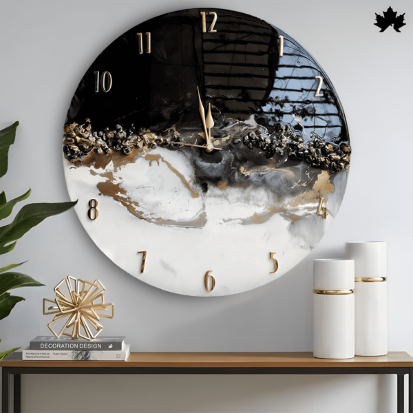 Monochrome Majesty Wall Clock - Elegant Resin & Metallic Accents